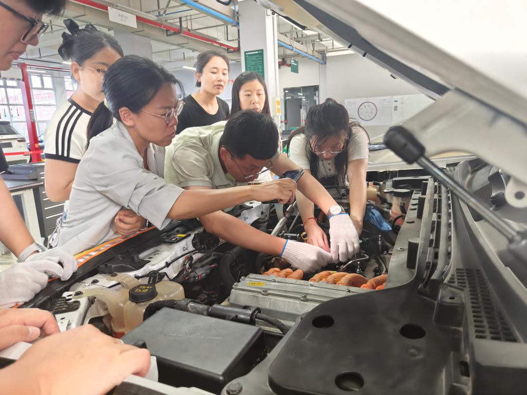 既是一次思想上的“充电赋能”