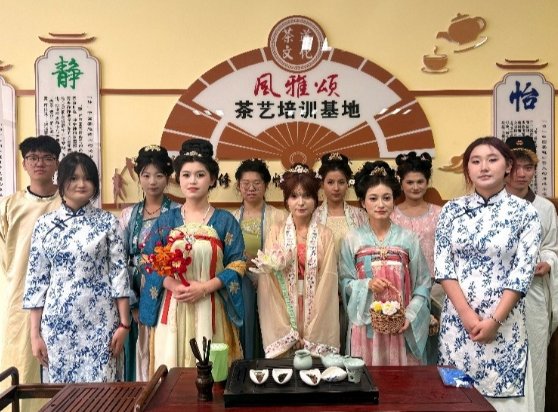 经济管理系茶艺社联合汉服社
