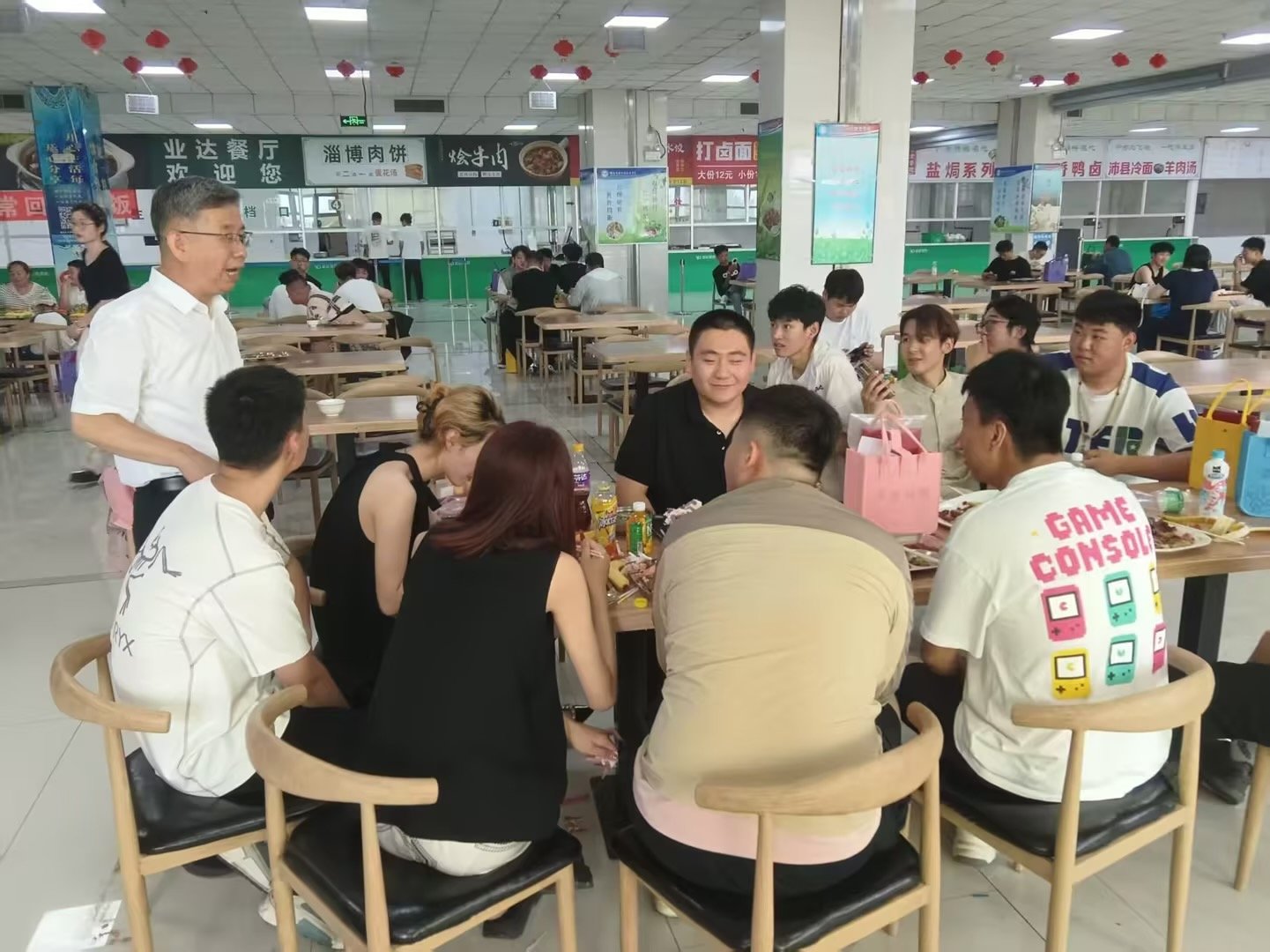 毕业班辅导员老师